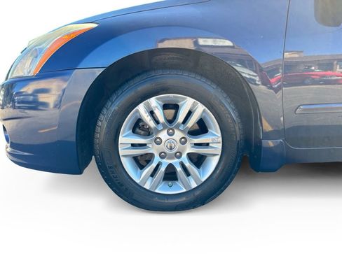 Used 2010 Nissan Altima 2.5 S w/ Premium Audio Pkg image 9