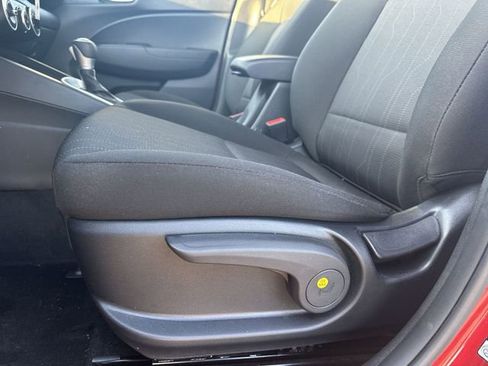 Used 2024 Hyundai Venue SE image 16