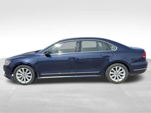 Used 2012 Volkswagen Passat 2.5 SEL FWD image 2