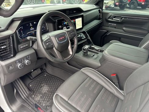 Used 2025 GMC Sierra 1500 AT4X image 39