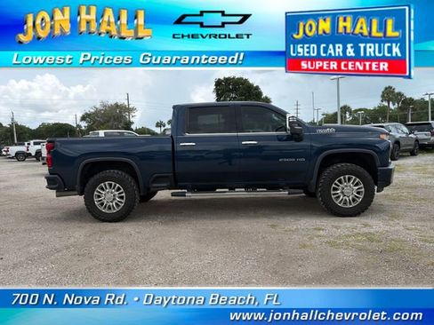 Used 2022 Chevrolet Silverado 2500 High Country w/ Safety Package II AWD/4WD image 16