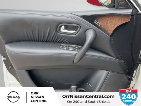 Used 2014 INFINITI QX80 4WD w/ Deluxe Touring Package image 16