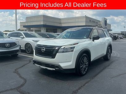 Used 2024 Nissan Pathfinder SL w/ SL Premium Package