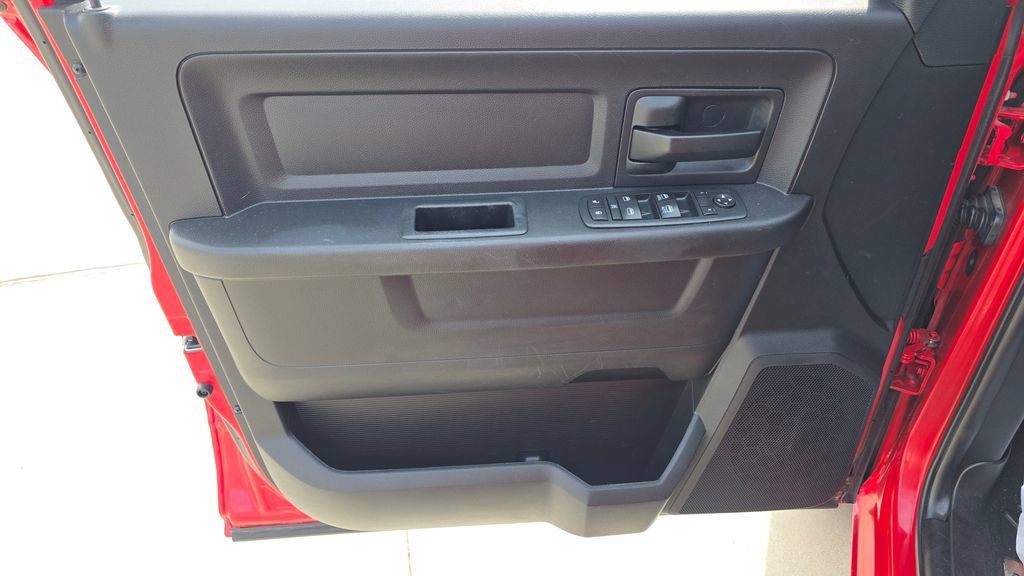 Used 2017 RAM 1500 Express AWD/4WD image 22