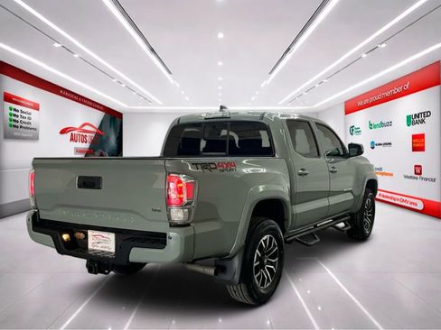 Used 2022 Toyota Tacoma TRD Sport w/ Technology Package image 7