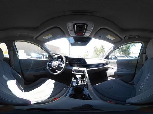 Used 2025 Hyundai Elantra SEL FWD image 42