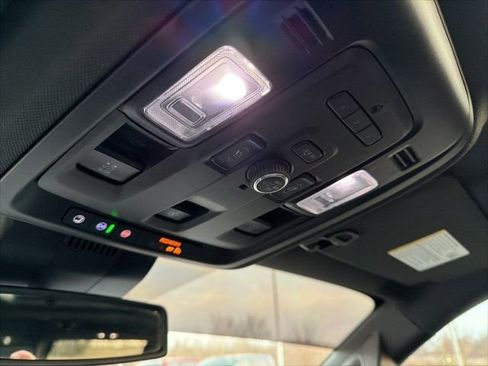 Used 2024 Chevrolet Suburban Z71 w/ Luxury Package image 27