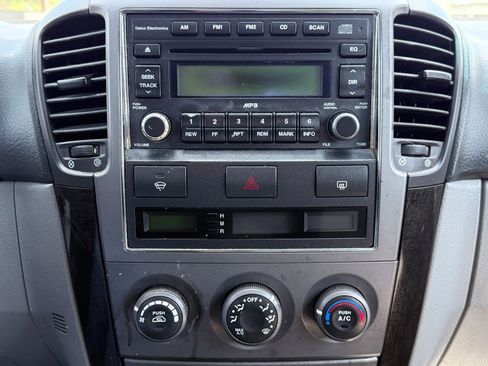 Used 2008 Kia Sorento EX image 25