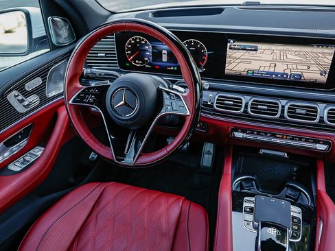 Used 2025 Mercedes-Benz Maybach GLS 600 4MATIC image 14