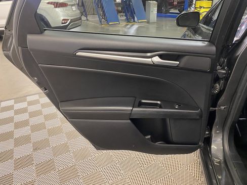 Used 2020 Ford Fusion Titanium image 33