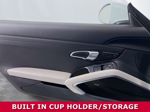 Used 2018 Porsche 718 Boxster S image 15
