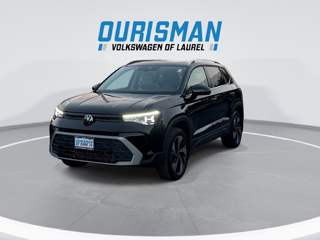 Used 2025 Volkswagen Taos SE w/ Panoramic Sunroof Package AWD/4WD image 4