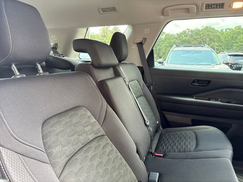 Used 2026 Nissan Pathfinder S FWD image 22