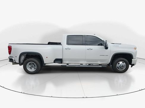 Used 2022 Chevrolet Silverado 3500 High Country w/ Safety Package II AWD/4WD image 2