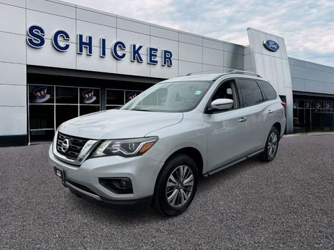 Used 2019 Nissan Pathfinder SV AWD/4WD image 3