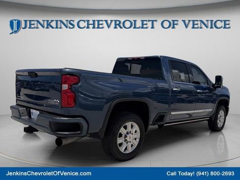 Used 2024 Chevrolet Silverado 2500 High Country w/ High Country Premium Package AWD/4WD image 4