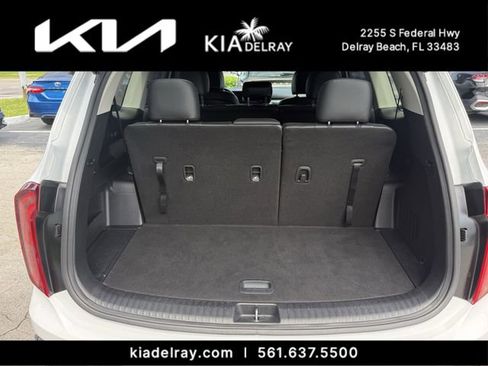 Used 2024 Kia Telluride LX FWD image 8