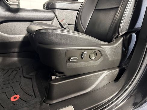 Used 2022 GMC Yukon Denali AWD/4WD image 11