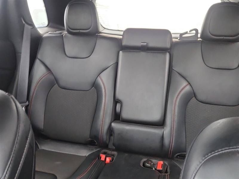 Used 2022 Jeep Cherokee Trailhawk w/ Sun, Sound & Nav Group AWD/4WD image 8