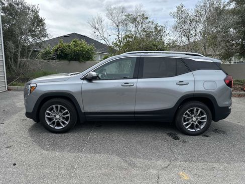 Certified 2024 GMC Terrain SLT AWD/4WD image 3
