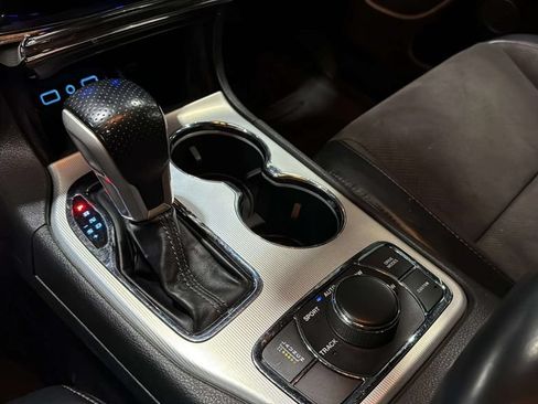 Used 2021 Jeep Grand Cherokee SRT AWD/4WD image 34