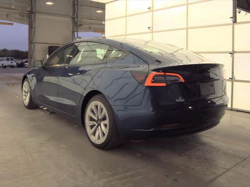 Used 2022 Tesla Model 3 Standard Range image 11