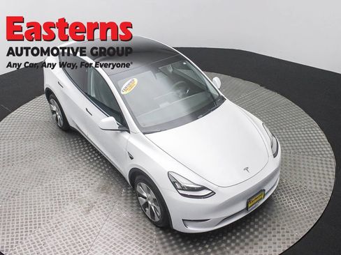 Used 2021 Tesla Model Y Long Range AWD/4WD image 3