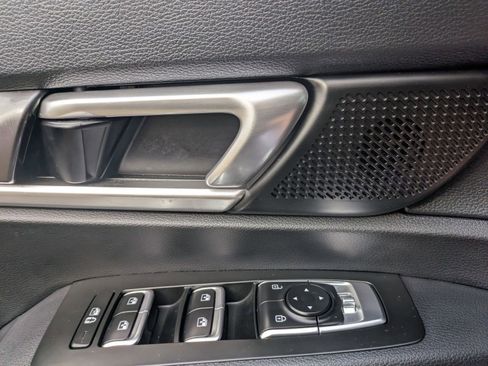 Used 2023 Kia Telluride LX image 11