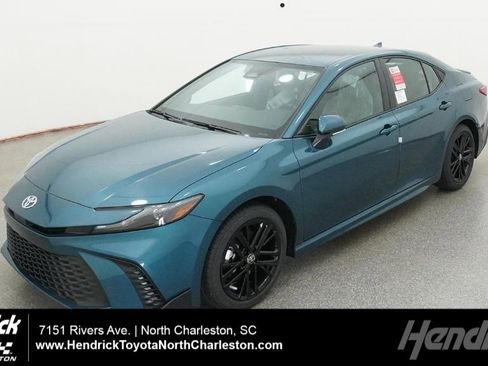 New 2026 Toyota Camry SE FWD image 1