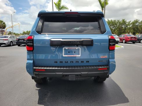 Used 2025 Toyota 4Runner 4WD image 10