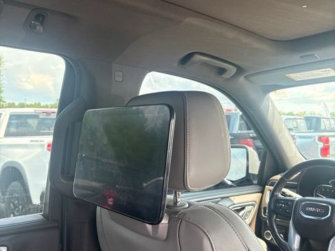 Used 2021 GMC Yukon SLT w/ SLT Luxury Plus Package AWD/4WD image 5