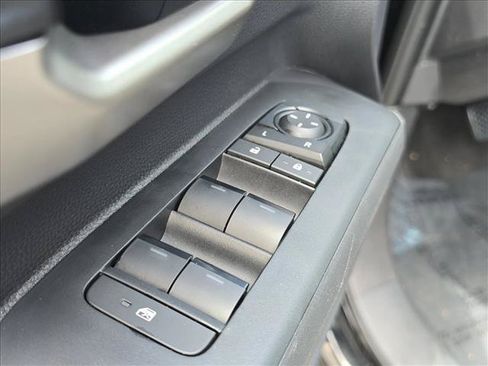 Certified 2024 Toyota Tacoma TRD Off-Road AWD/4WD image 8