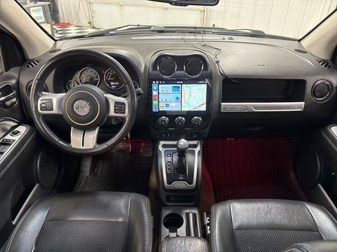 Used 2017 Jeep Compass Latitude AWD/4WD image 11