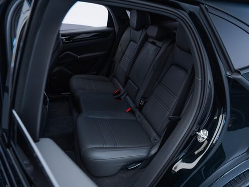 Certified 2020 Porsche Cayenne AWD/4WD image 24