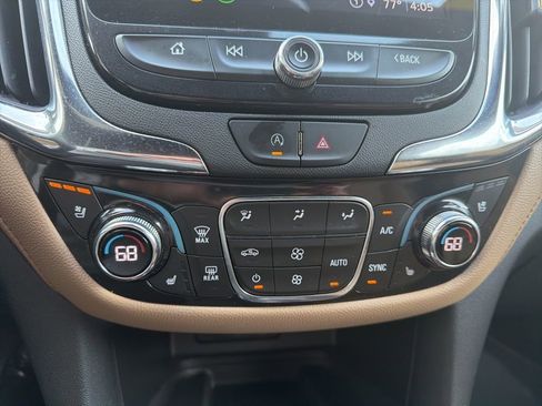 Used 2023 Chevrolet Equinox Premier image 21