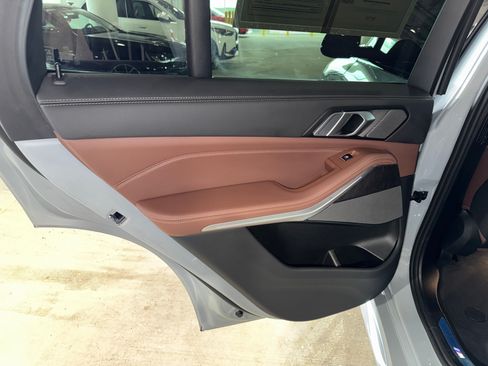 Used 2025 BMW X5 sDrive40i w/ M Sport Package RWD image 16