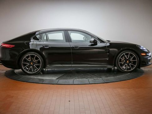 Certified 2018 Porsche Panamera RWD image 9