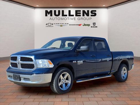 Used 2019 RAM 1500 Classic SLT image 1