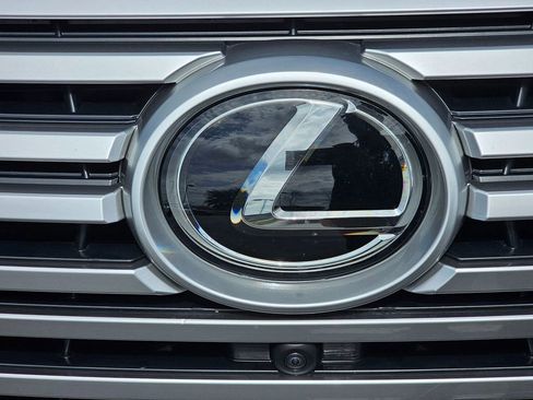 Used 2022 Lexus LX 600 4WD w/ Interior Upgrade Package image 10