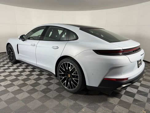 New 2026 Porsche Panamera 4 image 3