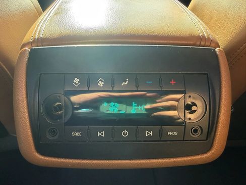 Used 2013 Buick Enclave Leather AWD/4WD image 17