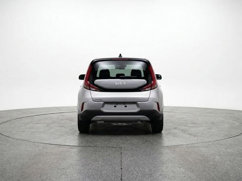 Used 2025 Kia Soul LX w/ LX Technology Package FWD image 7
