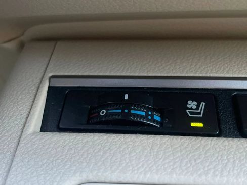 Used 2013 Lexus ES 350 w/ Luxury Pkg FWD image 37