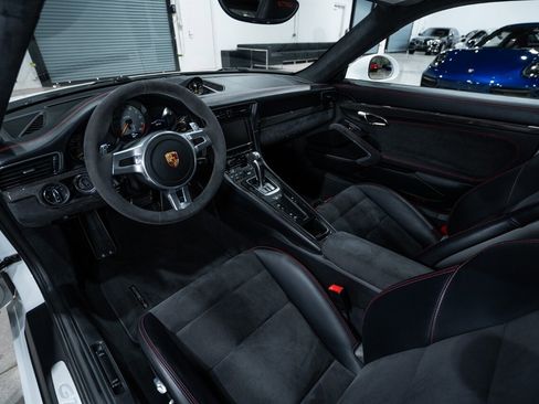 Used 2016 Porsche 911 GT3 RWD image 18