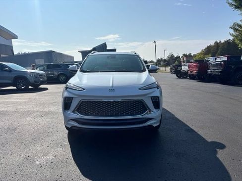 Used 2025 Buick Encore GX Avenir w/ Avenir Technology Package AWD/4WD image 3