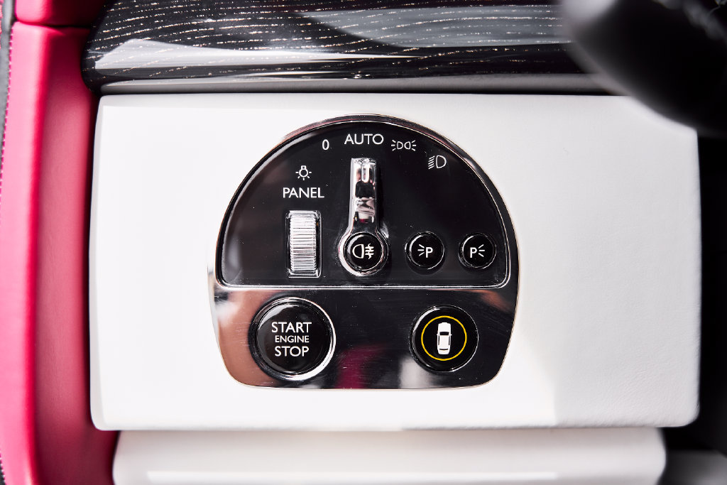 Used 2023 Rolls-Royce Phantom Sedan RWD image 72