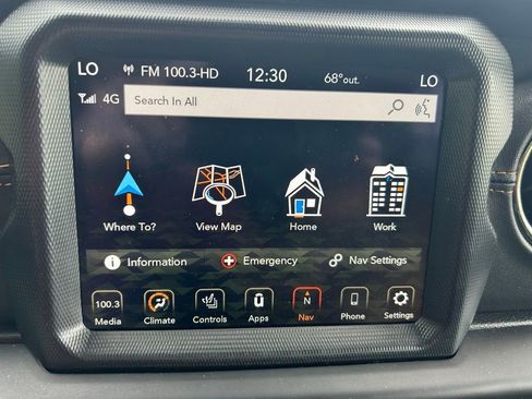 Used 2021 Jeep Wrangler Unlimited Sahara AWD/4WD image 29