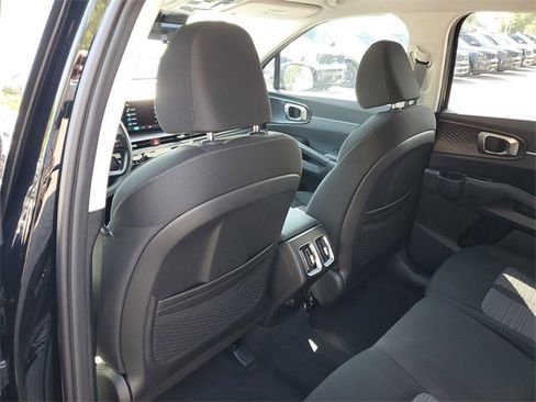 New 2026 Kia Sorento LX image 16
