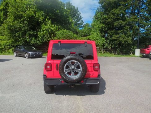 Used 2021 Jeep Wrangler Unlimited Sahara AWD/4WD image 6