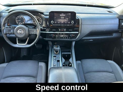 Used 2023 Nissan Pathfinder SV image 12